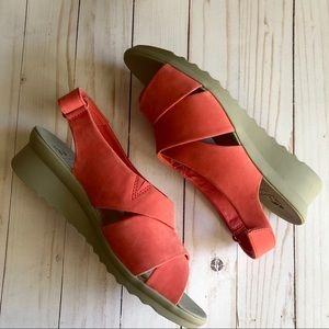 Clarks cloudstepper Bright Orange Sandals